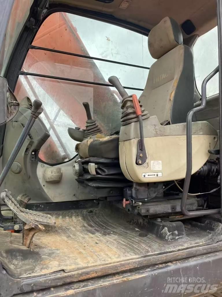 Hitachi ZX 200 Екскаватори-амфібії