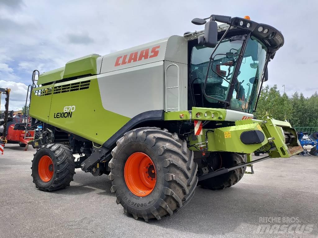 CLAAS Lexion 670 Зернозбиральні комбайни