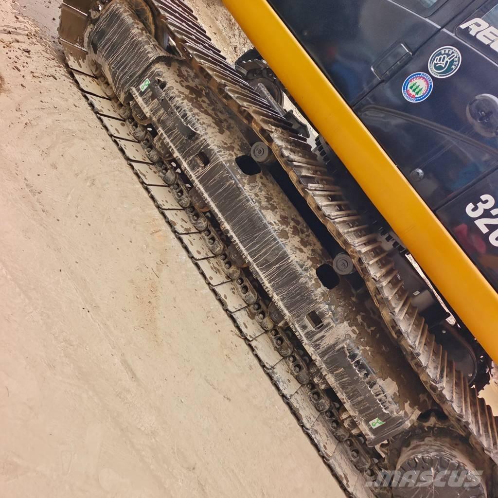CAT 320 D2L Гусеничні екскаватори