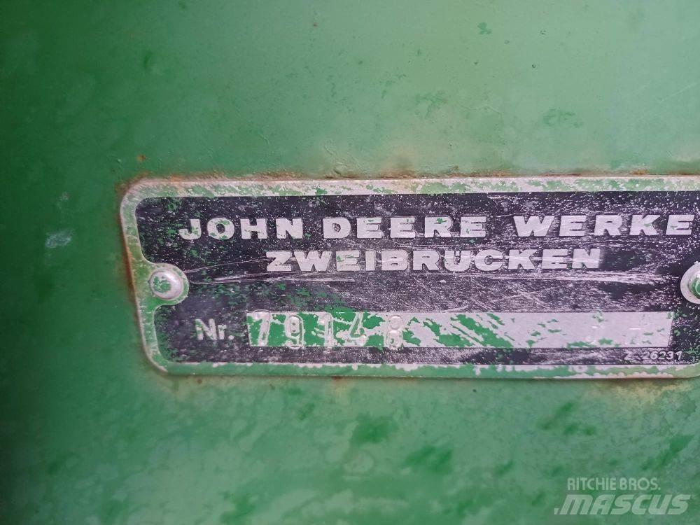 John Deere 1000 Культиватори