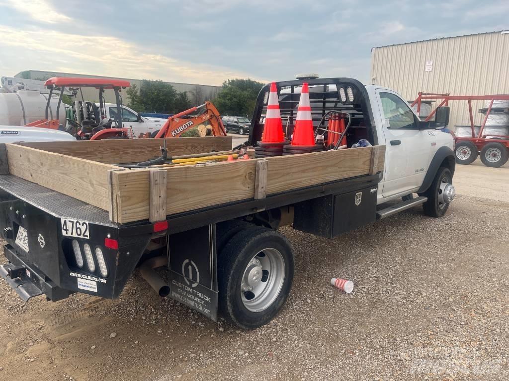 RAM 5500 Вантажівки-платформи/бокове розвантаження