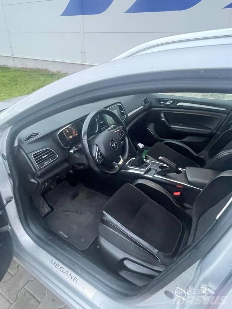 Renault Megane Автомобілі