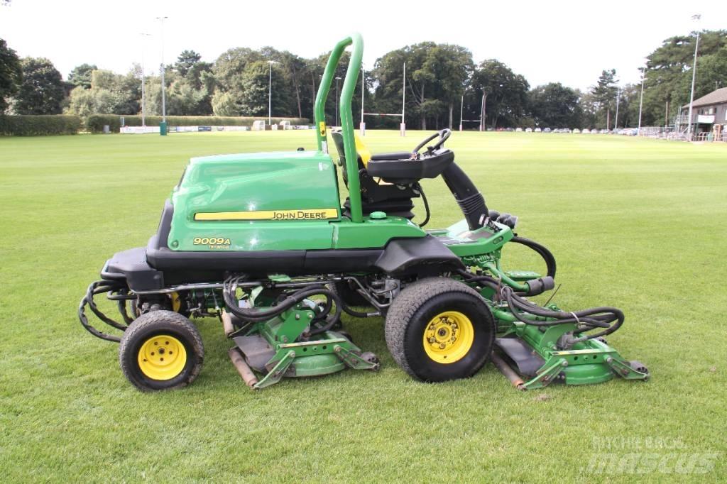 John Deere 9009A Самохідні газонокосарки