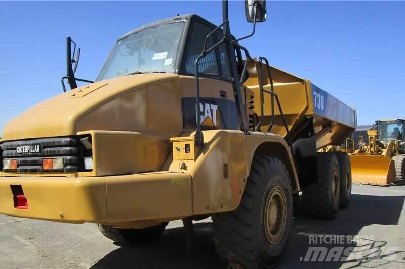 CAT 730 Зчленовані самоскиди