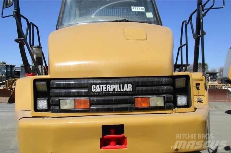 CAT 730 Зчленовані самоскиди