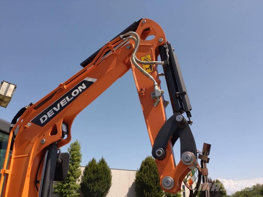 Develon DX 27 Z-7 Міні-екскаватори < 7т