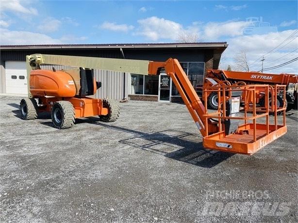 JLG 800 AJ Колінчаті підйомники