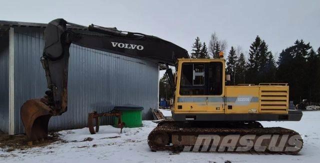 Volvo EC 230B Гусеничні екскаватори