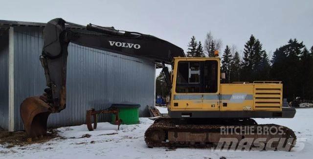 Volvo EC 230B Гусеничні екскаватори
