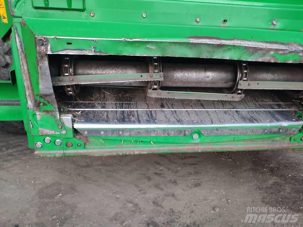 John Deere T 670 i Зернозбиральні комбайни