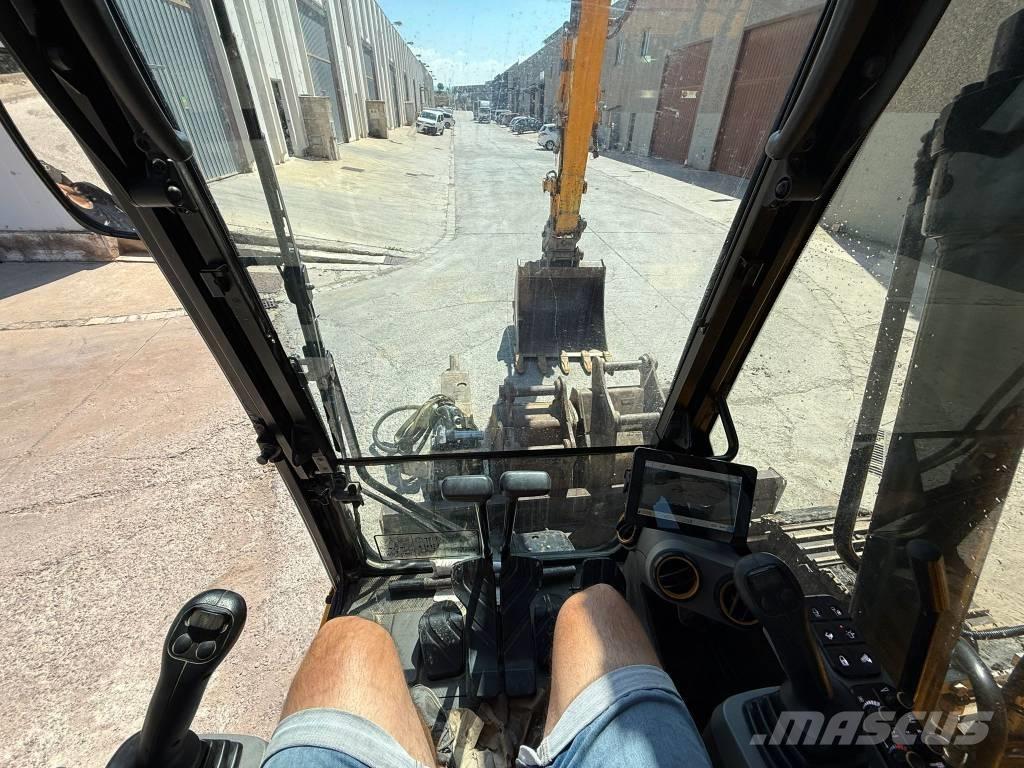 JCB 131 X LCD Гусеничні екскаватори