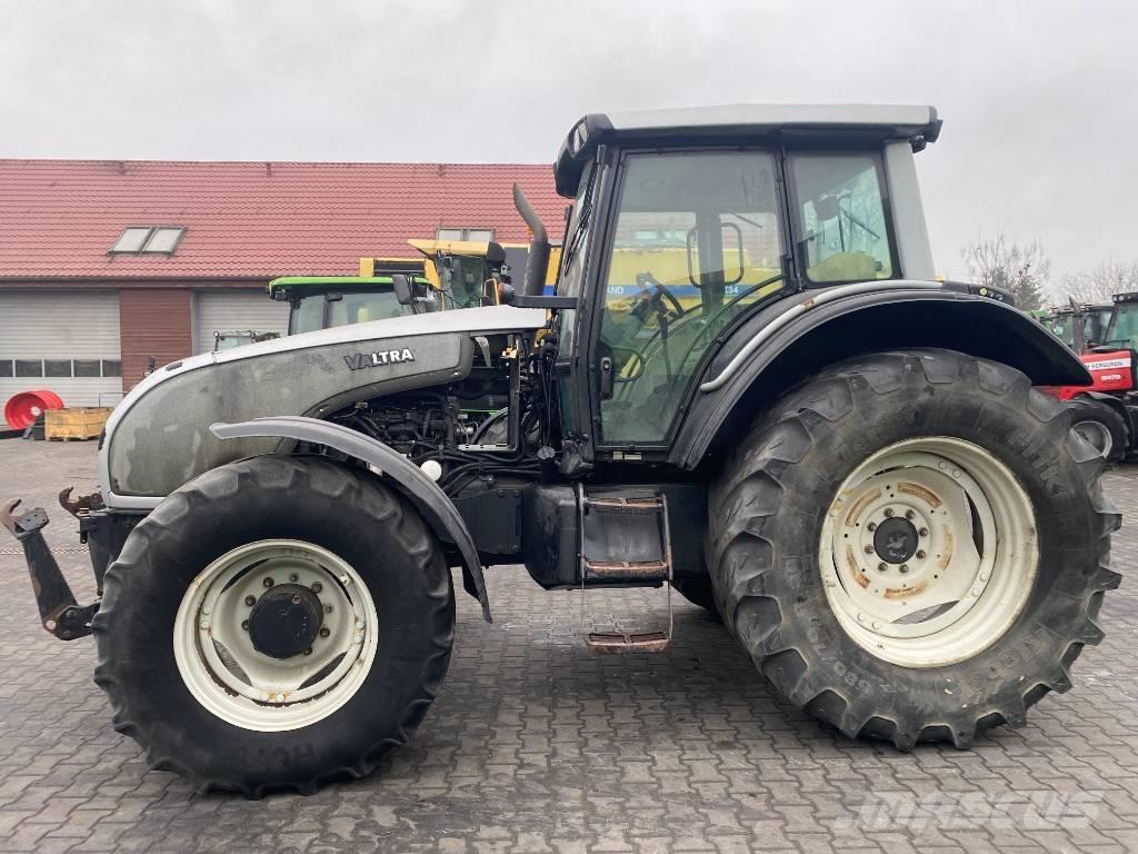 Valtra T 161 Трактори
