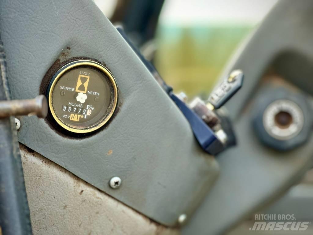 CAT TH 62 Телескопічні навантажувачі
