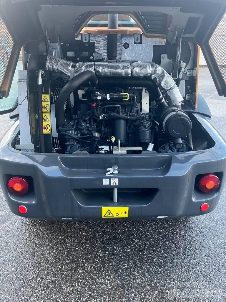 CASE 221F Evo Фронтальні навантажувачі