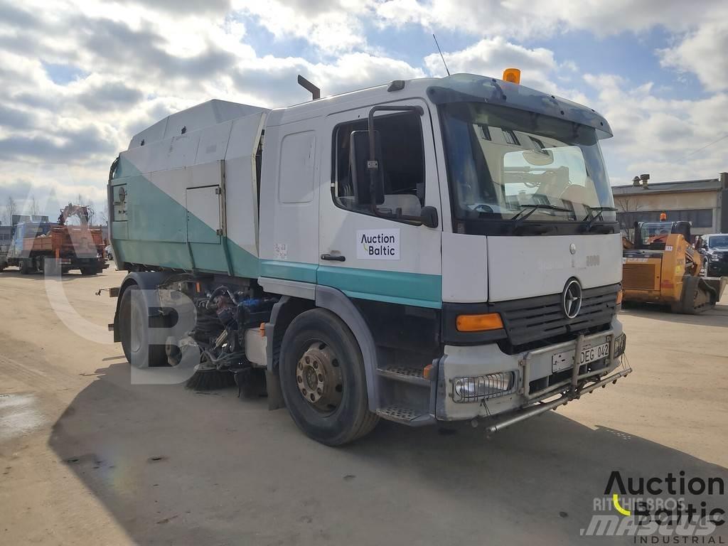 Mercedes-Benz 1517 Підмітальні машини