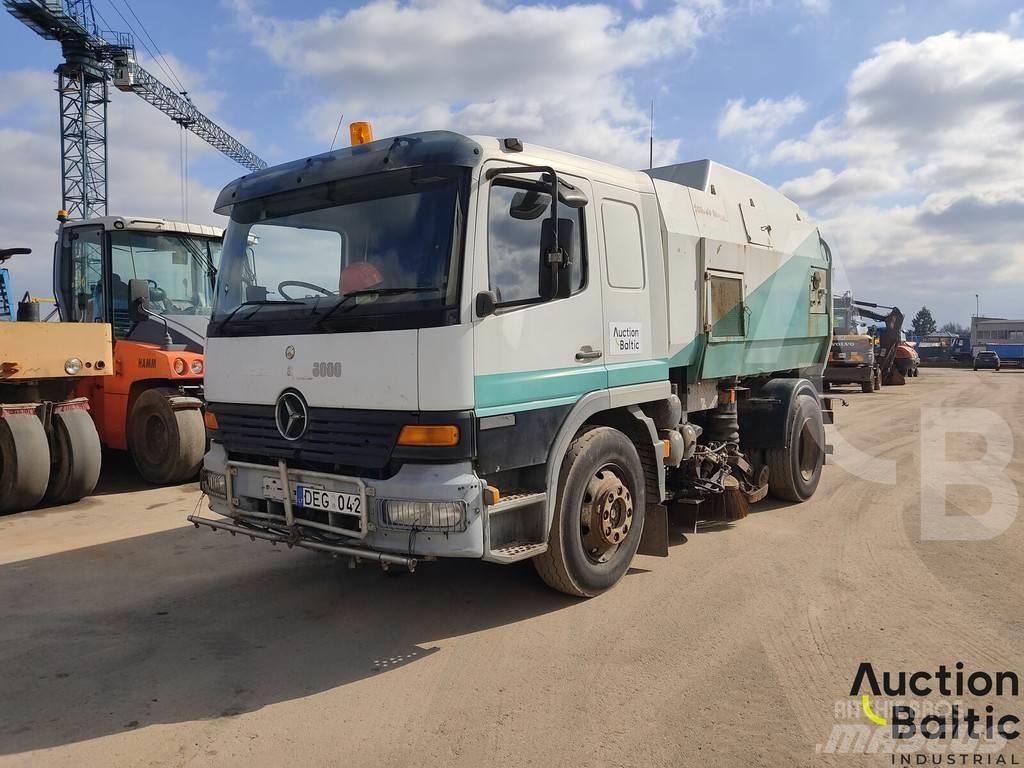 Mercedes-Benz 1517 Підмітальні машини
