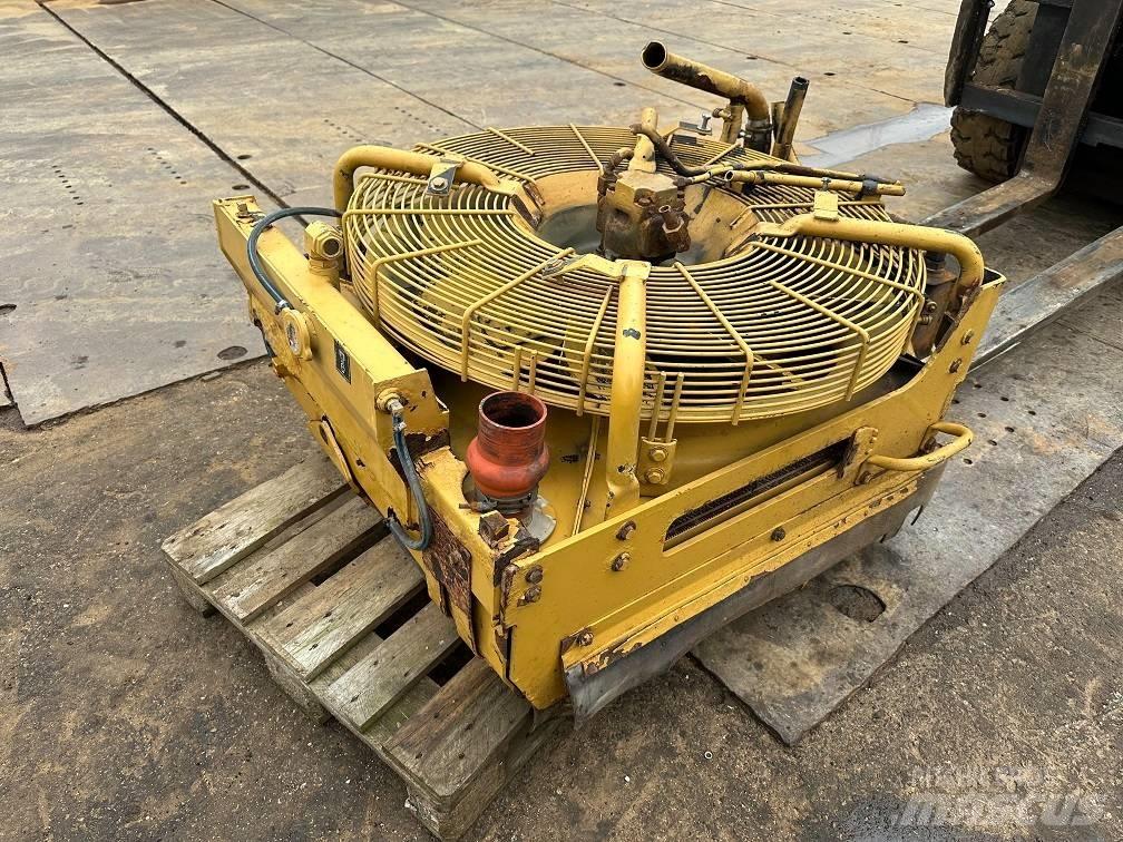 CAT 950g radiator Радіатори