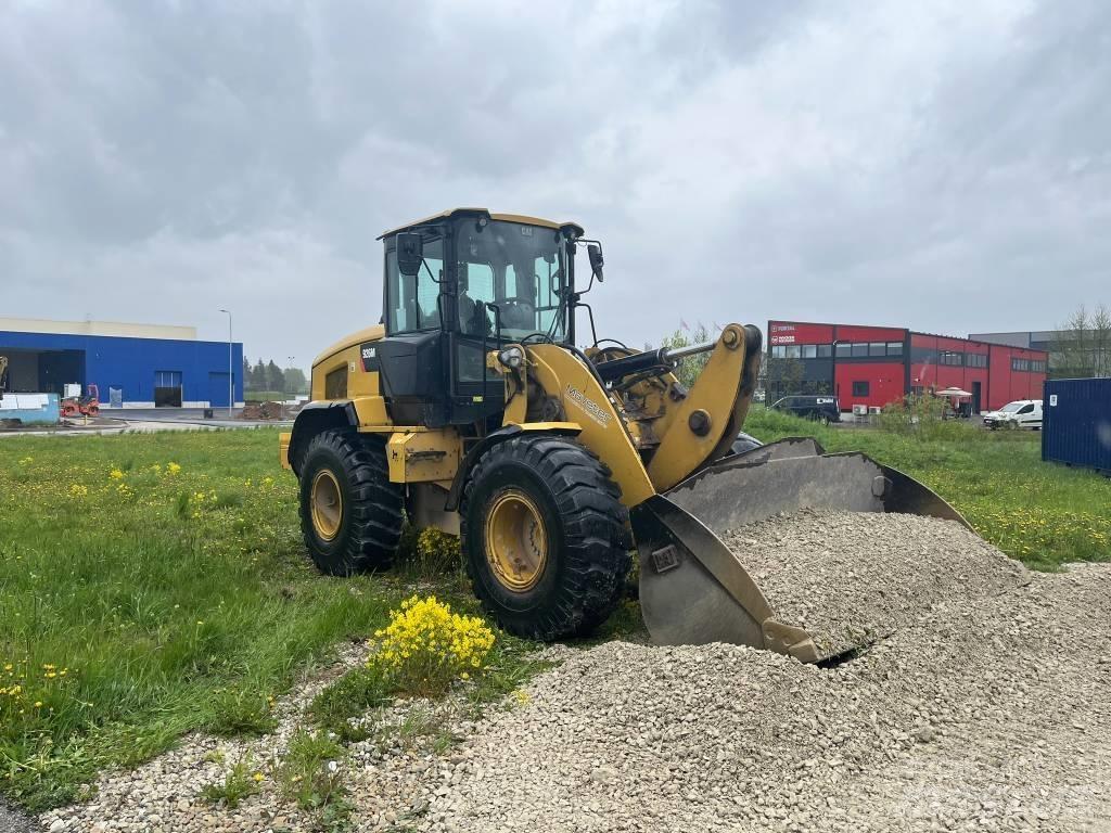 CAT 926M Фронтальні навантажувачі