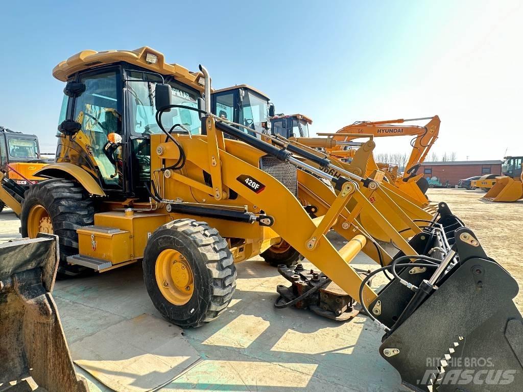 CAT 420F Фронтальні навантажувачі