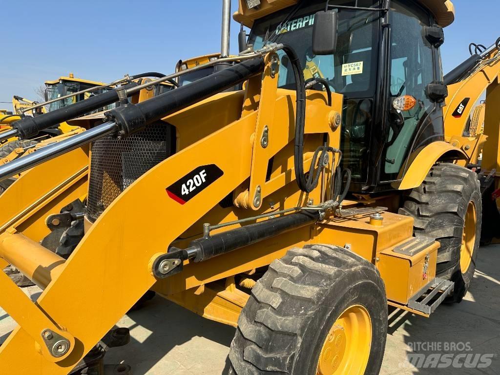 CAT 420F Фронтальні навантажувачі