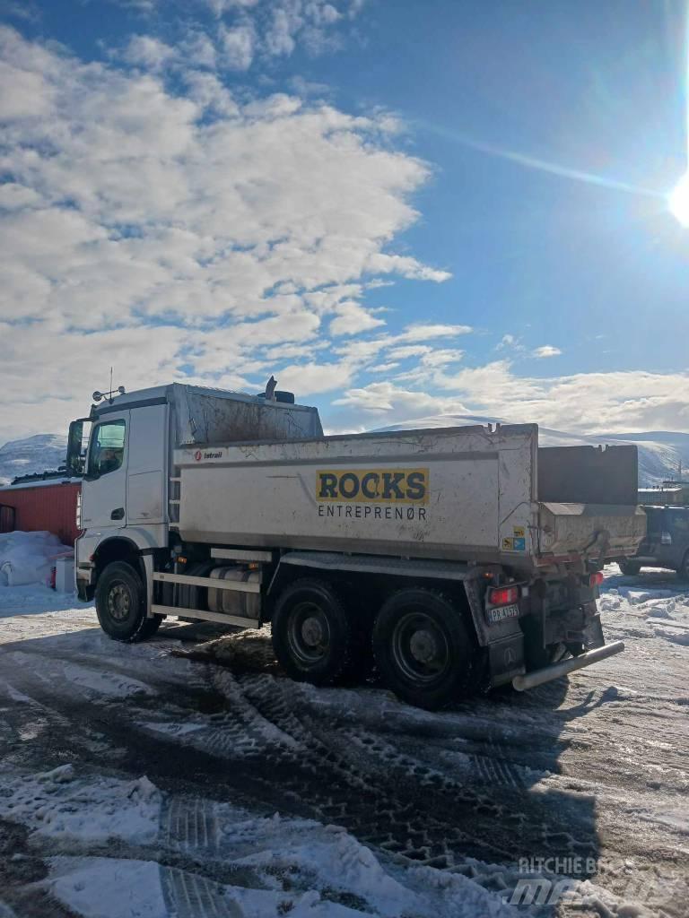 Mercedes-Benz 26.58k Самоскиди