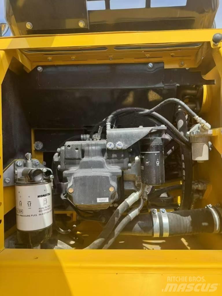 Komatsu 240LC-8 Гусеничні екскаватори