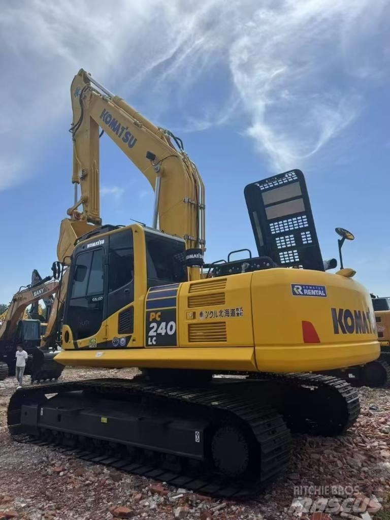 Komatsu 240LC-8 Гусеничні екскаватори