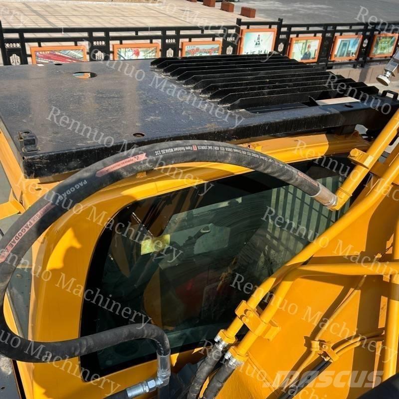 Hyundai R305 LC-9T Гусеничні екскаватори