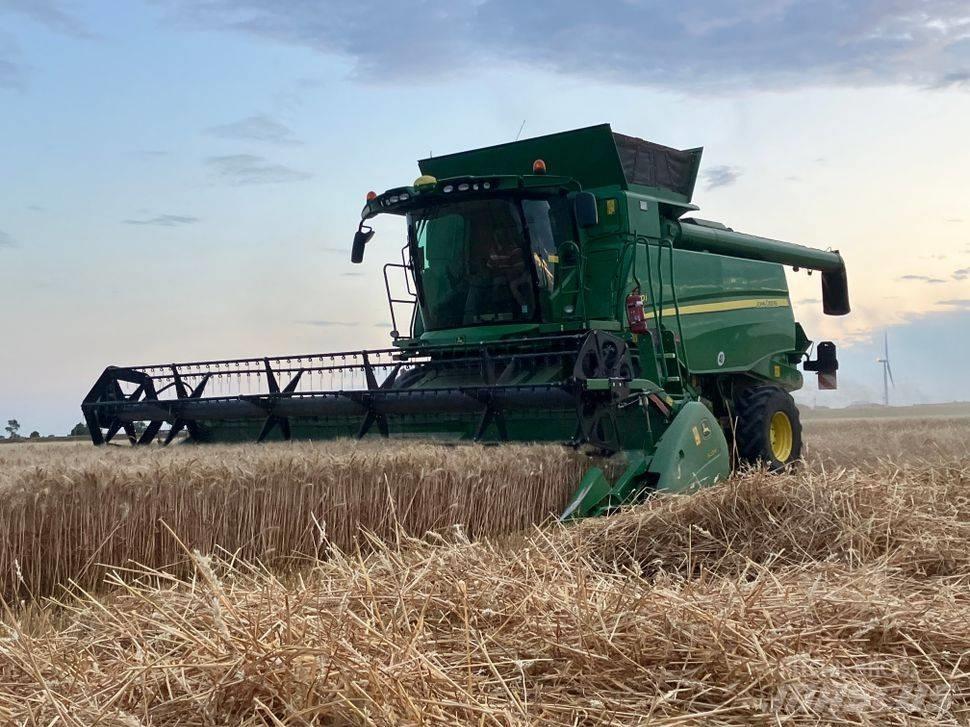 John Deere T 670 i Зернозбиральні комбайни