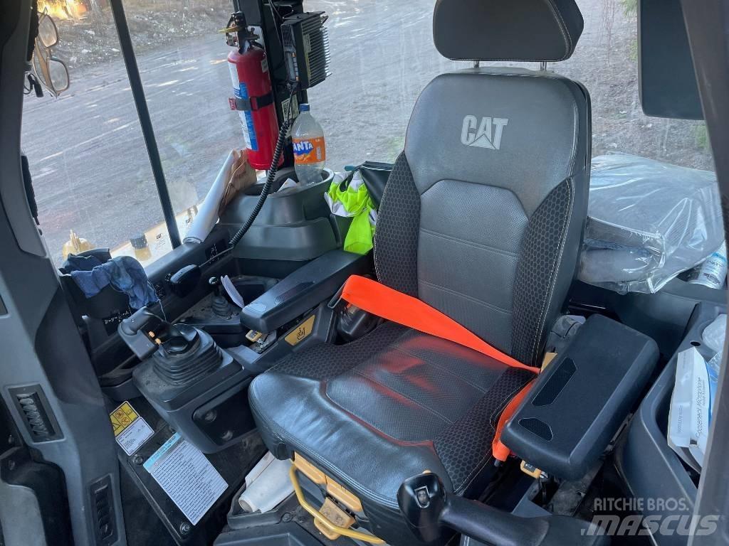 CAT D 6 XE LGP Гусеничні бульдозери