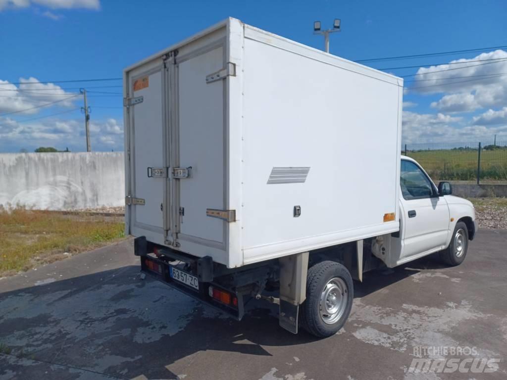 Toyota Hilux Пікапи / Бічне розвантаження