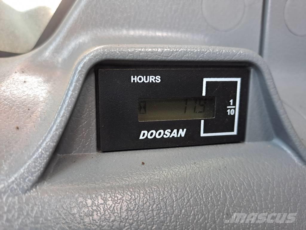 Doosan DX530LC-7M Гусеничні екскаватори