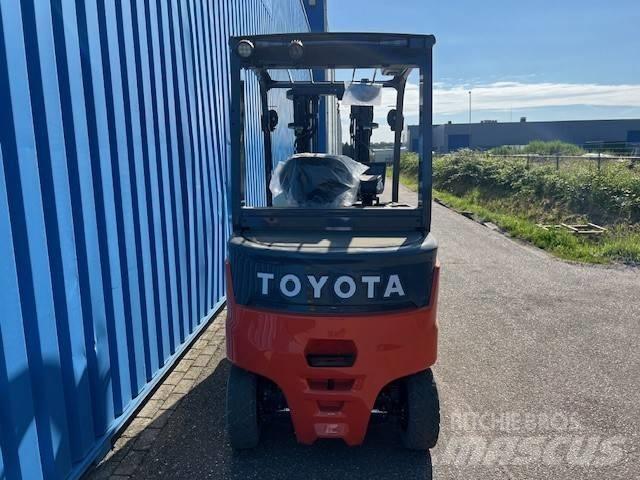 Toyota Traigo 80 Електронавантажувачі