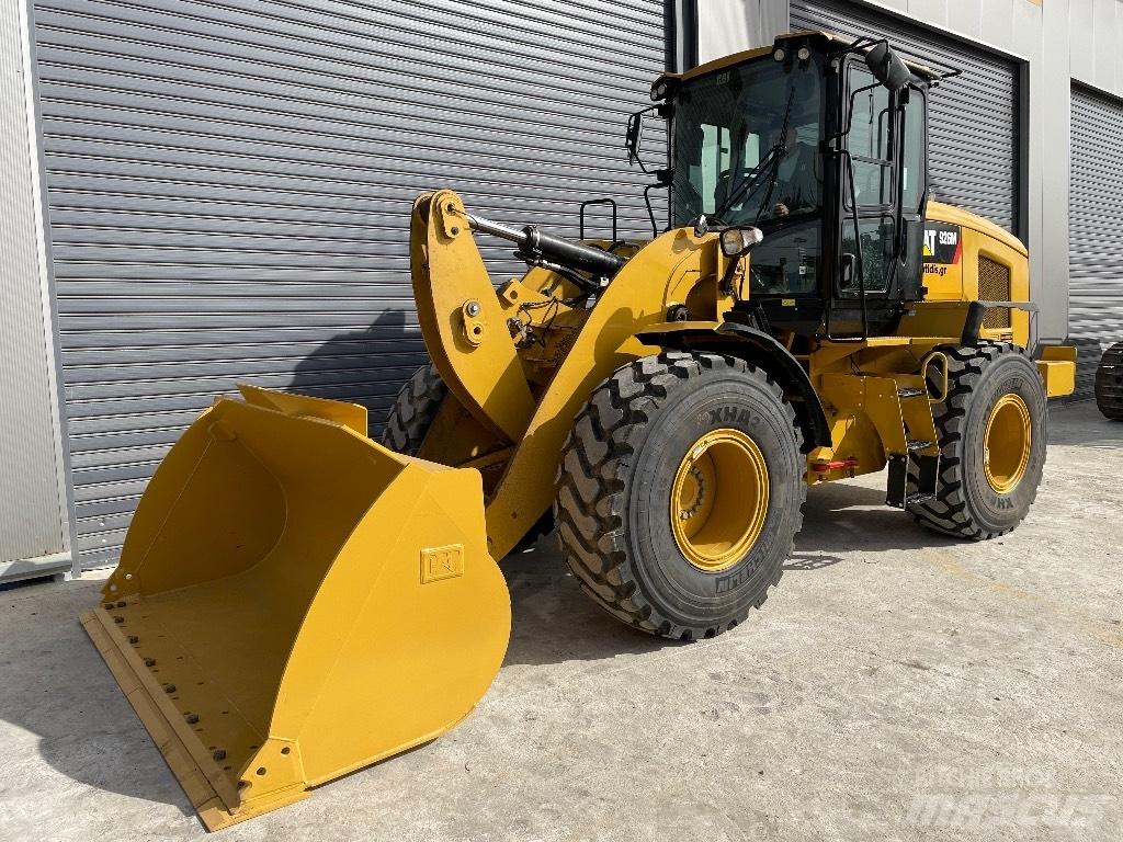 CAT 926M Фронтальні навантажувачі