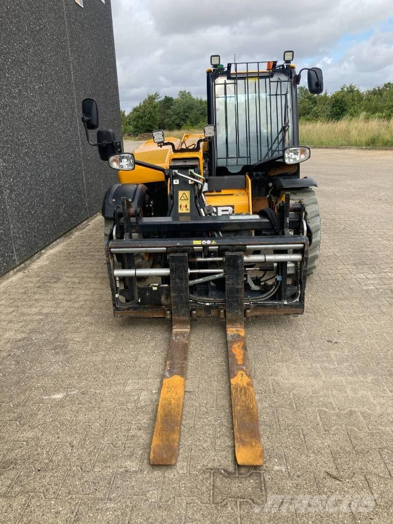 JCB 525-60 E Телескопічні навантажувачі