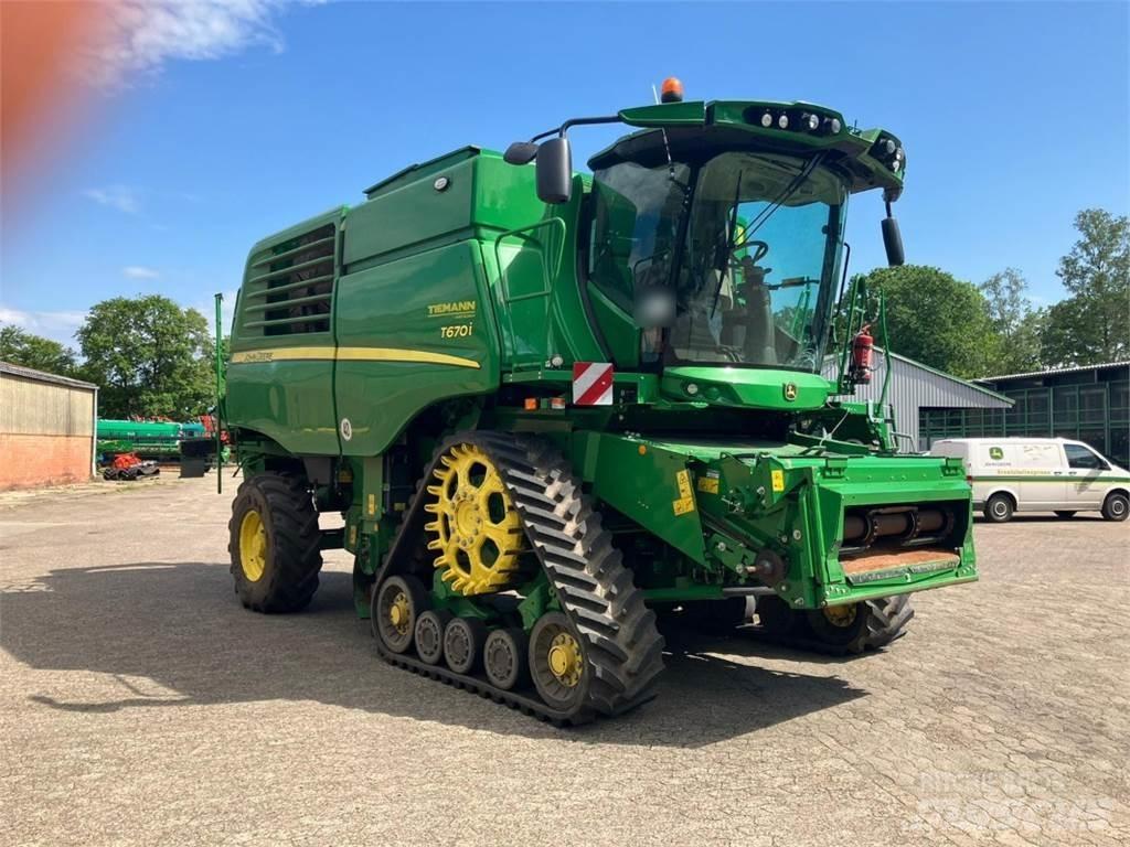 John Deere T670 Зернозбиральні комбайни