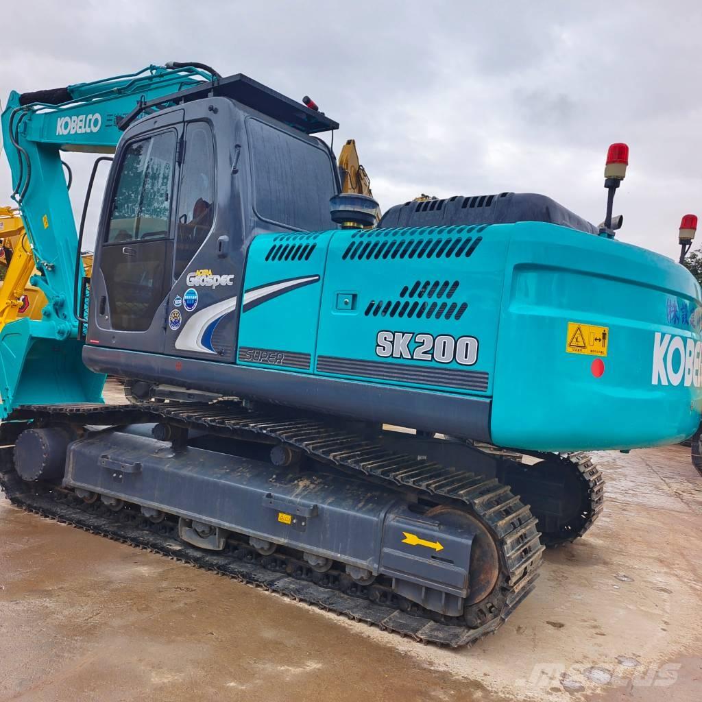 Kobelco SK 200 Гусеничні екскаватори
