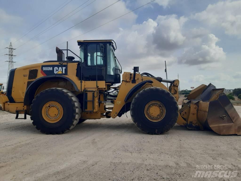 CAT 980M Фронтальні навантажувачі