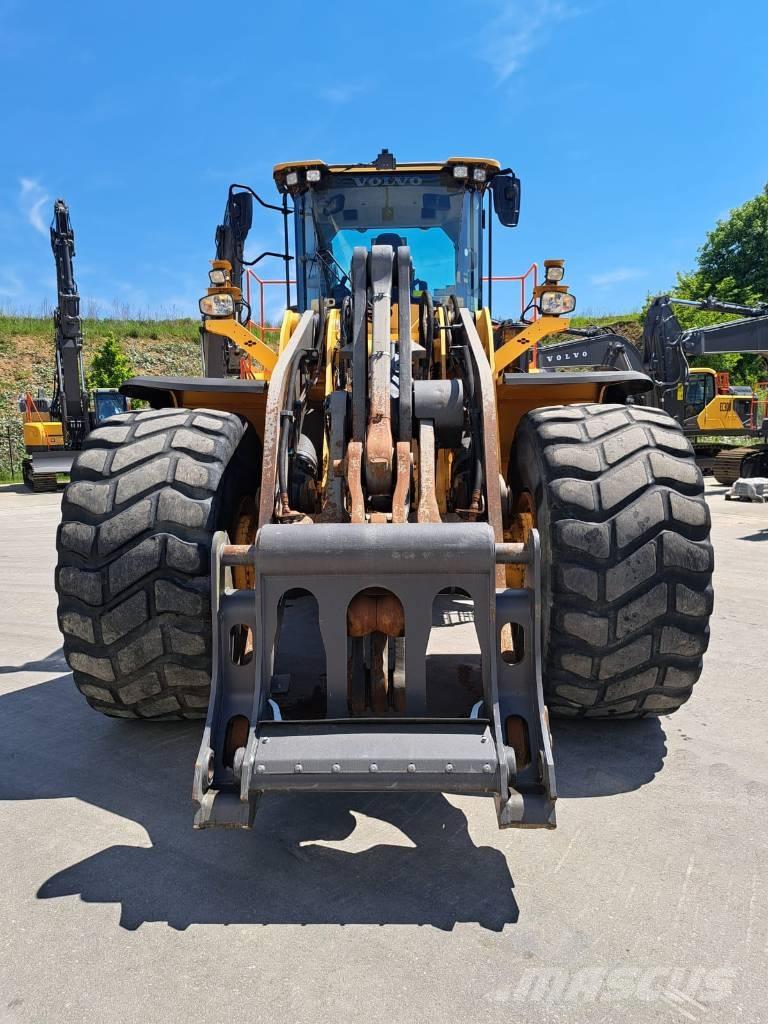 Volvo L 220 H Фронтальні навантажувачі
