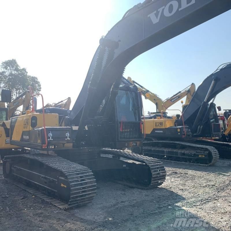 Volvo EC 240 Гусеничні екскаватори