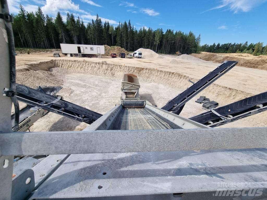 Metso ST 4.8 Мобільні грохоти