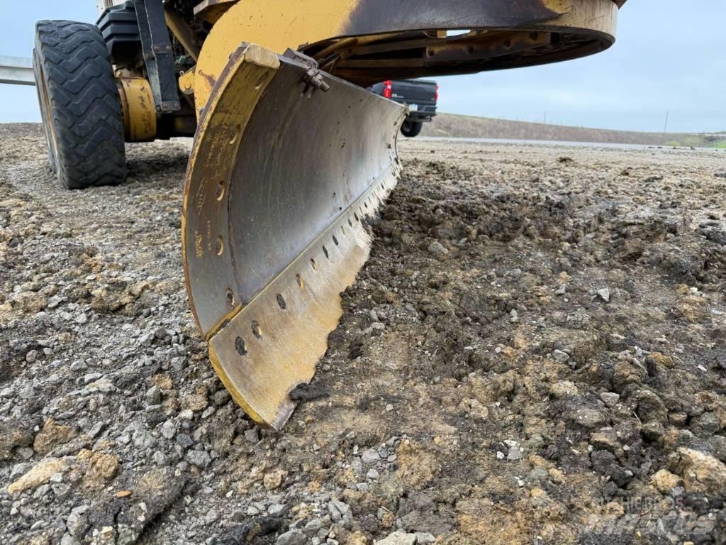 CAT 140H Грейдери