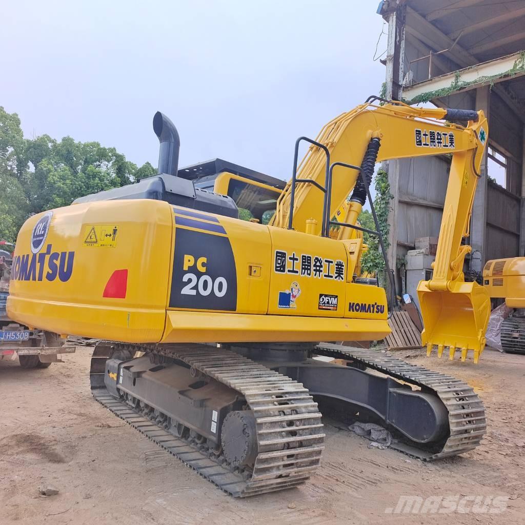 Komatsu PC 200 Гусеничні екскаватори