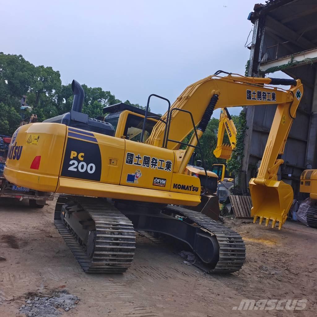 Komatsu PC 200 Гусеничні екскаватори