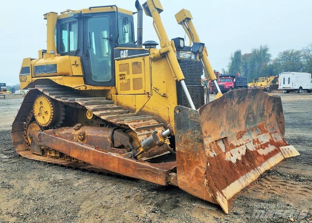 CAT D 6 R II Гусеничні бульдозери