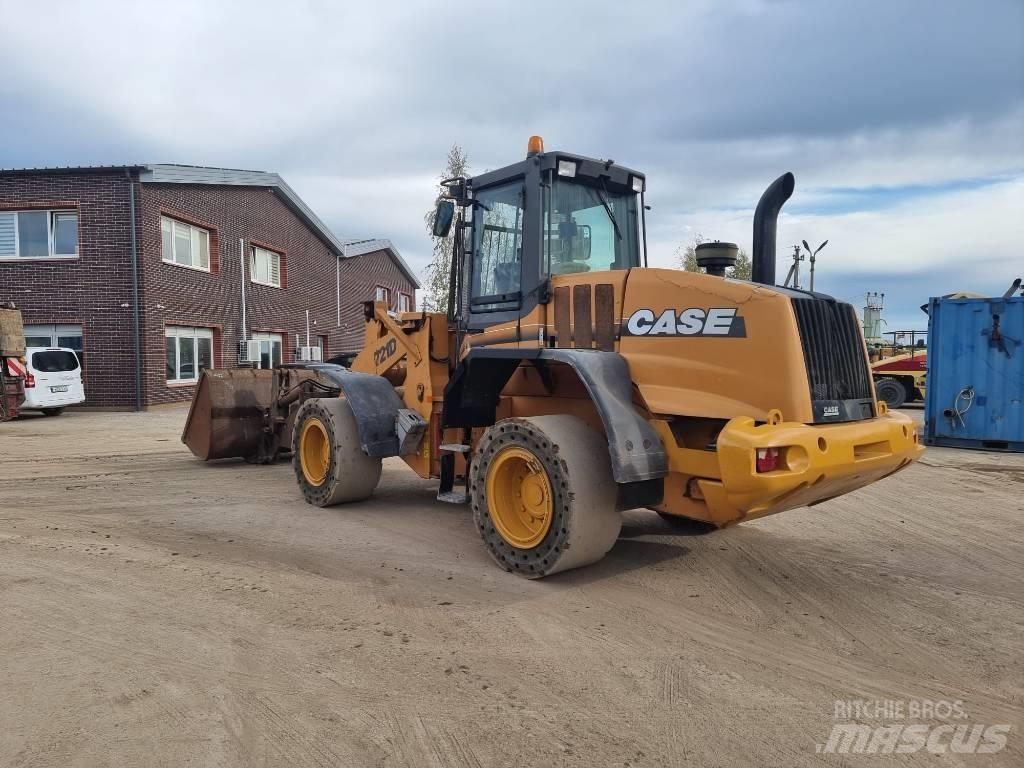 CASE 721 D Фронтальні навантажувачі