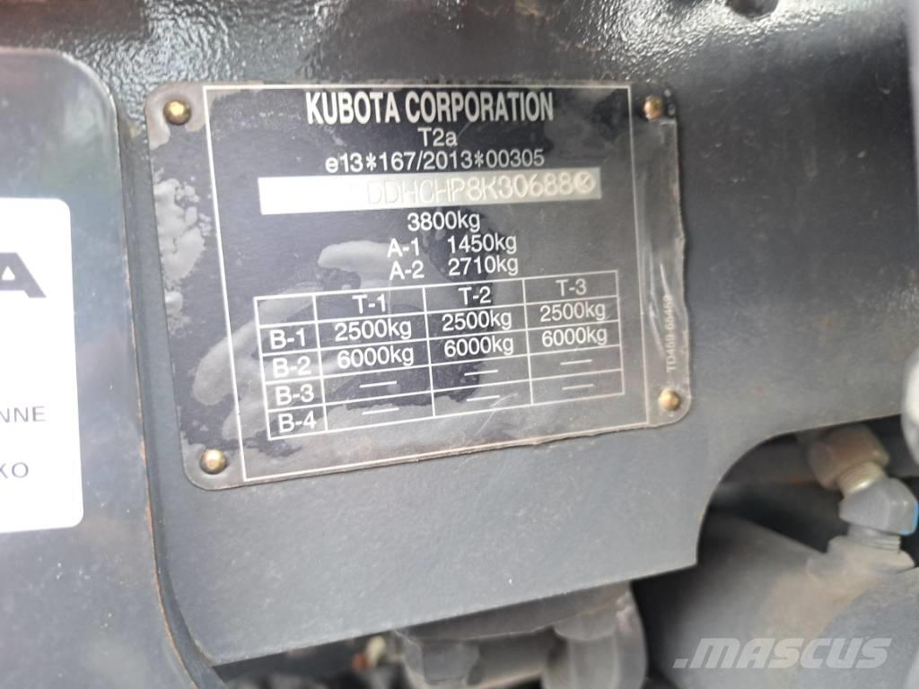 Kubota L2-622 Трактори