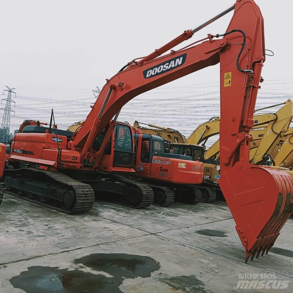 Doosan DX 300 LC Гусеничні екскаватори