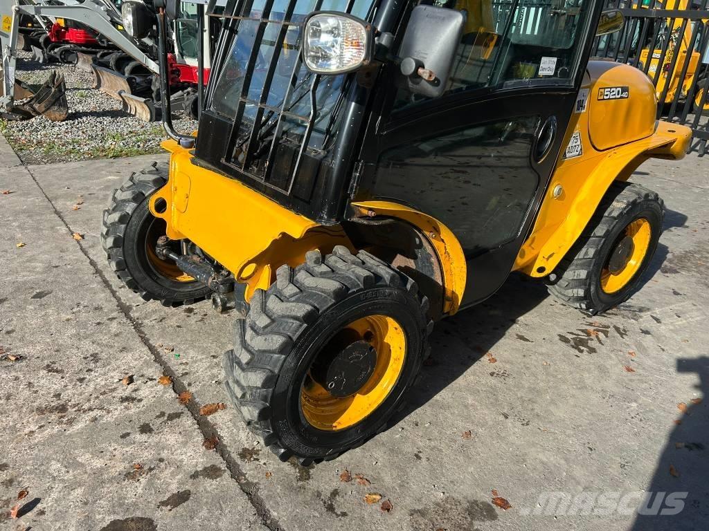 JCB 520-40 Телескопічні навантажувачі