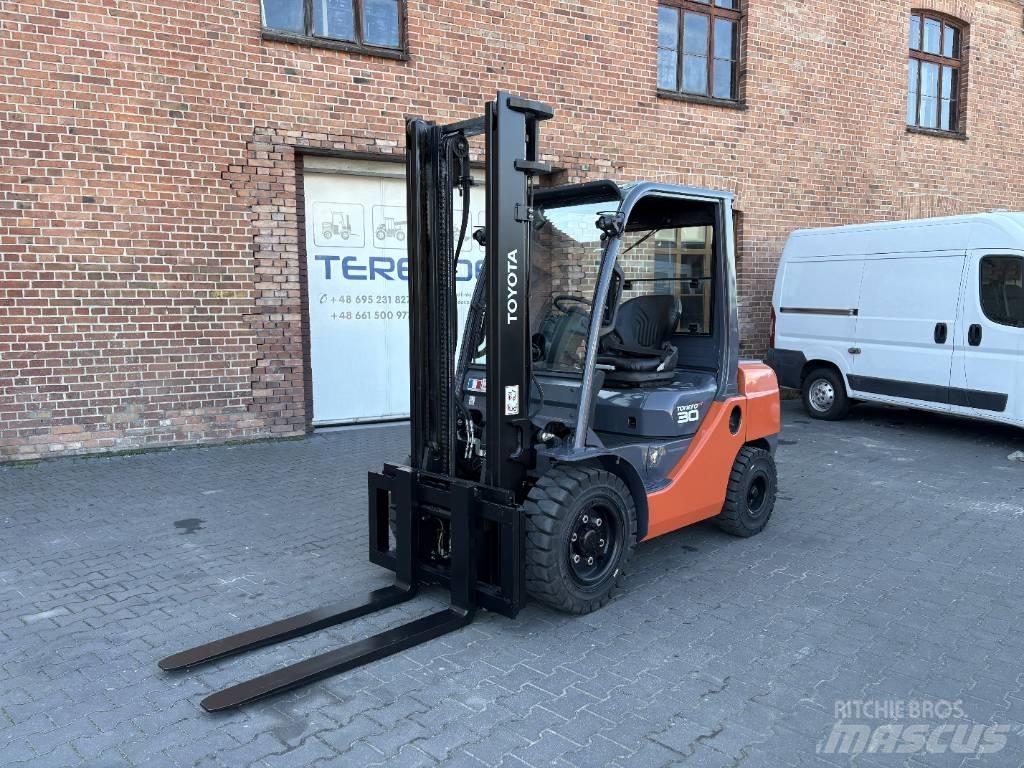 Toyota 06-8FDF30 Дизельні навантажувачі